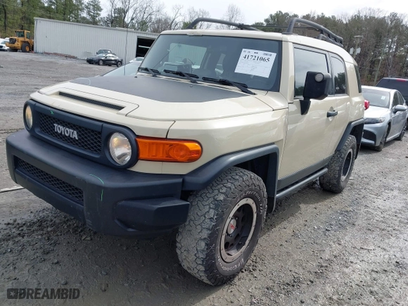 2010 Toyota FJ Cruiser with VIN JTEBU4BF1AK095319, listed as a IAAI auction lot 41721065 with 126,262 mi miles. Bid and sale history available at carsss.com. Image 2.