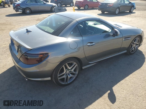 2016 Mercedes-Benz SLK 350 z VIN WDDPK5HA0GF117609, wystawiony jako Copart lot #47100995 z przebiegiem 41 556 mil mil oraz Czysty tytuł • Clean title. Historia ofert i sprzedaży dostępna na DreamBid. Obrazek 3.