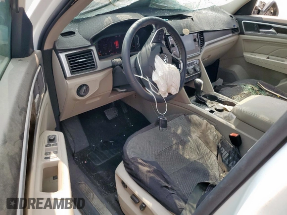 2023 Volkswagen Atlas SE z VIN 1V2KR2CA2PC527477, wystawiony jako Copart lot #52413805 z przebiegiem 36 706 mil mil oraz Nie do naprawy • Non repairable. Historia ofert i sprzedaży dostępna na DreamBid. Obrazek 8.