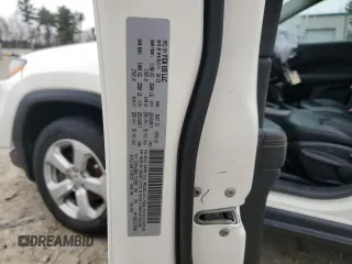2020 Jeep Compass Latitude with VIN 3C4NJDBB0LT125967, listed as a Copart auction lot 49614375 with 52,845 mi miles and Salvage Title. Bid and sale history available at carsss.com. Image 13.