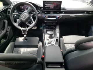 2023 Audi RS 5 Sportback z VIN WUAAWCF5XPA900600, wystawiony jako Copart lot #58295863 z przebiegiem 4808 mil mil oraz . Historia ofert i sprzedaży dostępna na DreamBid. Obrazek 8.