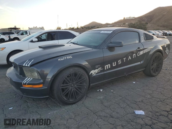 2007 Ford Mustang GT Deluxe with VIN 1ZVHT82H575235208, listed as a Copart auction lot 85820534 with 163,659 mi miles and Clean Title. Bid and sale history available at carsss.com. Image 1.