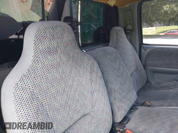 1999 Dodge 1500 z VIN 1B7HC16Y0XS201005, wystawiony jako IAAI lot #42373300 z przebiegiem Nie podano mil oraz . Historia ofert i sprzedaży dostępna na DreamBid. Obrazek 8.