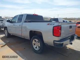 2018 Chevrolet Silverado 1500 LT with VIN 1GCVKREC9JZ379536, listed as a IAAI auction lot 41911896 with 116,582 mi miles. Bid and sale history available at carsss.com. Image 3.