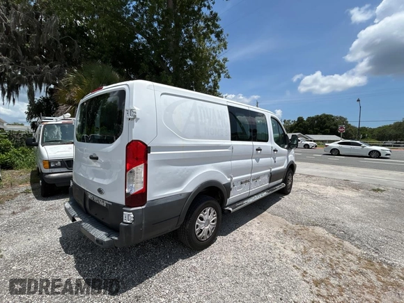 2015 Ford Transit Cargo with VIN 1FTNR1ZM6FKA47229, listed as a Copart auction lot 61978315 with 227,678 mi miles and Clean title. Bid and sale history available at DreamBid. Image 4.