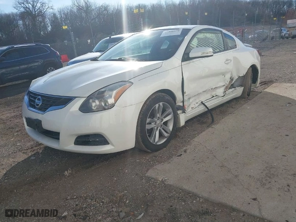 2013 Nissan Altima 2.5 S with VIN 1N4AL2EP9DC198732, listed as a IAAI auction lot 41488374 with 116,746 mi miles. Bid and sale history available at carsss.com. Image 2.