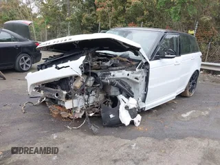 2022 Land Rover Range Rover Sport SVR z VIN SALWZ2RE8NA799627, wystawiony jako IAAI lot #41951653 z przebiegiem 29 265 mil mil oraz . Historia ofert i sprzedaży dostępna na DreamBid. Obrazek 19.