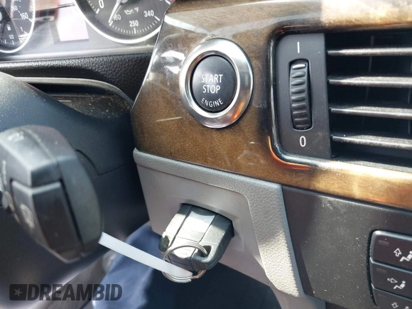2008 BMW 3 Series 328i с VIN WBAWB33578P132461, выставлен на аукционе IAAI как лот 42608515 с пробегом 105 527 миль миль и . История ставок и продаж доступна на DreamBid. Изображение 11.