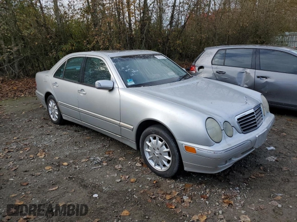 2000 Mercedes-Benz E-Class AWD with VIN WDBJF82J7YX030072, listed as a Copart auction lot 75737594 with 0 mi miles and Clean Title. Bid and sale history available at carsss.com. Image 4.