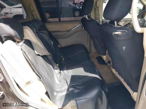 2011 Nissan Pathfinder LE with VIN 5N1AR1NB1BC601571, listed as a IAAI auction lot 41981127 with 175,849 mi miles. Bid and sale history available at carsss.com. Image 8.