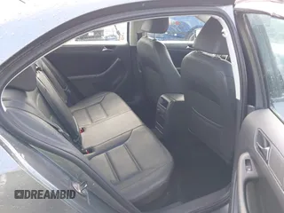 2011 Volkswagen Jetta SE z VIN 3VWDZ7AJXBM356668, wystawiony jako IAAI lot #42294221 z przebiegiem 199 605 mil mil oraz . Historia ofert i sprzedaży dostępna na DreamBid. Obrazek 8.