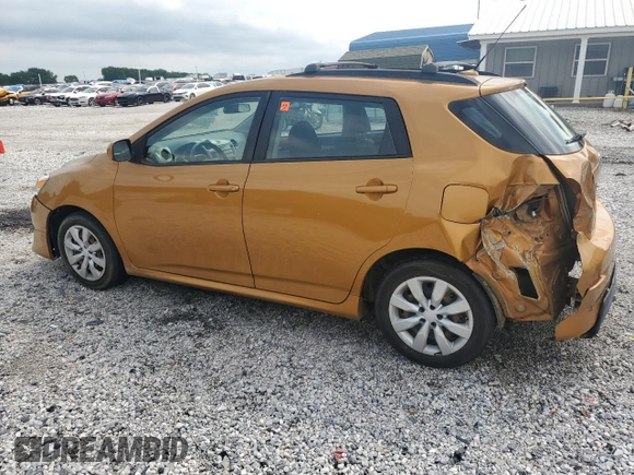 2009 Toyota Matrix S z VIN 2T1KE40E59C013407, wystawiony jako Copart lot #56980755 z przebiegiem 174 973 mil mil oraz Szkoda całkowita • Salvage title. Historia ofert i sprzedaży dostępna na DreamBid. Obrazek 2.