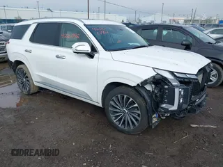 2024 Hyundai Palisade Calligraphy z VIN KM8R7DGE7RU711241, wystawiony jako IAAI lot #42201792 z przebiegiem 50 352 mil mil oraz . Historia ofert i sprzedaży dostępna na DreamBid. Obrazek 1.