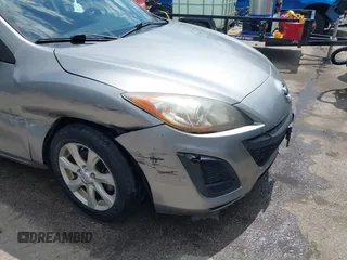 2011 Mazda 3 i Touring z VIN JM1BL1VG2B1442643, wystawiony jako IAAI lot #42145394 z przebiegiem 145 550 mil mil oraz . Historia ofert i sprzedaży dostępna na DreamBid. Obrazek 6.