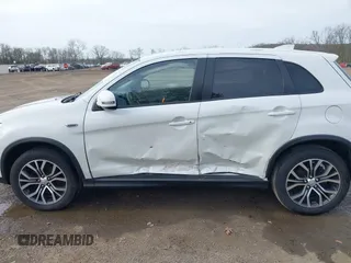 2019 Mitsubishi Outlander ES z VIN JA4AP3AU6KU018494, wystawiony jako IAAI lot #42026362 z przebiegiem 41 146 mil mil oraz . Historia ofert i sprzedaży dostępna na DreamBid. Obrazek 14.