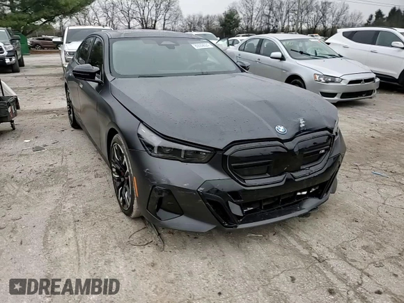 2024 BMW i5 M60 z VIN WBY43FK05RCR32052, wystawiony jako Copart lot #85559624 z przebiegiem 5 913 mil mil oraz Nie do naprawy • Non repairable. Historia ofert i sprzedaży dostępna na DreamBid. Obrazek 10.