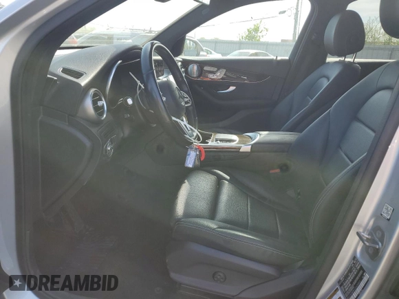 2020 Mercedes-Benz GLC 300 z VIN WDC0G8EB1LF674917, wystawiony jako Copart lot #53933235 z przebiegiem 43 611 mil mil oraz Szkoda całkowita • Salvage title. Historia ofert i sprzedaży dostępna na DreamBid. Obrazek 7.