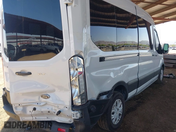 2024 Ford Transit Passenger XL z VIN 1FBAX2CG2RKA75017, wystawiony jako IAAI lot #42463080 z przebiegiem 20 185 mil mil oraz . Historia ofert i sprzedaży dostępna na DreamBid. Obrazek 17.