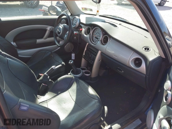 2002 MINI Hardtop with VIN WMWRC33482TC36492, listed as a IAAI auction lot 41633112 with 133,672 mi miles and . Bid and sale history available at DreamBid. Image 5.