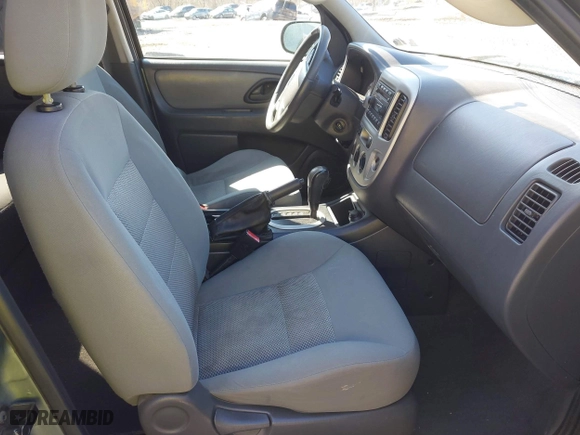 2006 Ford Escape XLT with VIN 1FMYU93166KA88481, listed as a IAAI auction lot 41717872 with 155,539 mi miles. Bid and sale history available at carsss.com. Image 5.