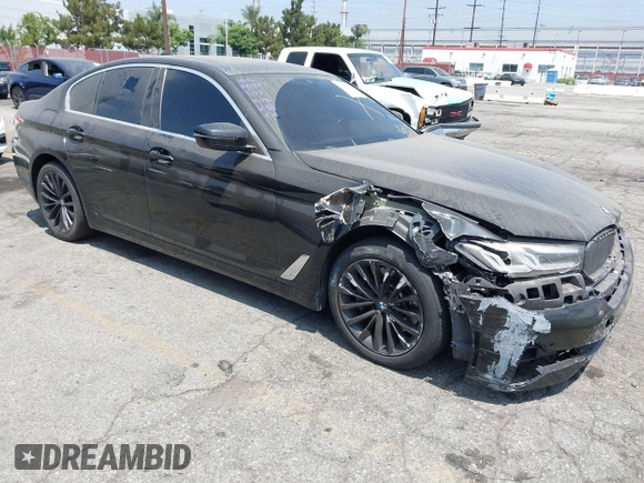2021 BMW 5 Series 530i z VIN WBA53BH01MCF65097, wystawiony jako IAAI lot #42783119 z przebiegiem 91 829 mil mil oraz . Historia ofert i sprzedaży dostępna na DreamBid. Obrazek 1.