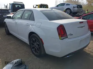 2015 Chrysler 300 with VIN 2C3CCAGG6FH842475, listed as a IAAI auction lot 40713366 with 138,342 mi miles. Bid and sale history available at carsss.com. Image 3.