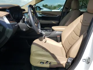 2024 Cadillac XT5 Premium Luxury AWD z VIN 1GYKNERS3RZ757814, wystawiony jako Copart lot #58976985 z przebiegiem 4 608 mil mil oraz Szkoda całkowita • Salvage title. Historia ofert i sprzedaży dostępna na DreamBid. Obrazek 7.