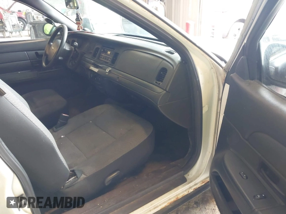 2008 Ford Police Interceptor с VIN 2FAHP71V98X102529, выставлен на аукционе IAAI как лот 42604859 с пробегом Не указан миль и . История ставок и продаж доступна на DreamBid. Изображение 5.