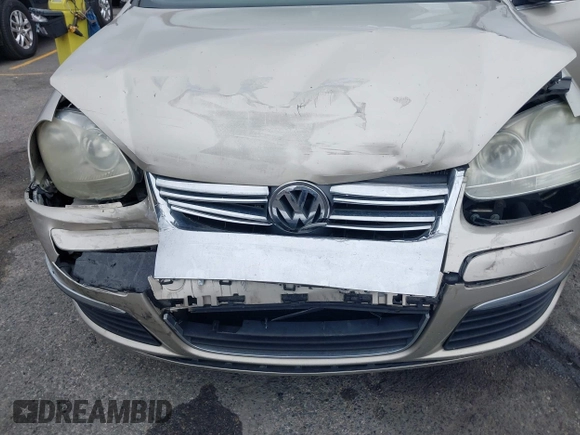 2005 Volkswagen Jetta 2.5 with VIN 3VWSG71K75M604112, listed as a IAAI auction lot 42196395 with 72,142 mi miles and . Bid and sale history available at DreamBid. Image 6.