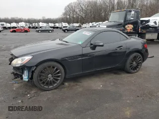 2018 Mercedes-Benz SLC 300 z VIN WDDPK3JA4JF154734, wystawiony jako Copart lot #46871285 z przebiegiem 38 451 mil mil oraz Szkoda całkowita • Salvage title. Historia ofert i sprzedaży dostępna na DreamBid. Obrazek 1.