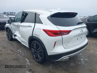 2023 Infiniti QX50 Sensory z VIN 3PCAJ5EB1PF120667, wystawiony jako IAAI lot #41279045 z przebiegiem 9 132 mil mil oraz . Historia ofert i sprzedaży dostępna na DreamBid. Obrazek 3.