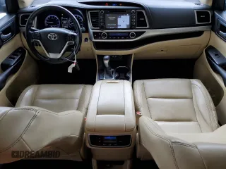 2017 Toyota Highlander XLE z VIN 5TDJZRFH8HS371458, wystawiony jako Copart lot #53861415 z przebiegiem 160 802 mil mil oraz Szkoda całkowita • Salvage title. Historia ofert i sprzedaży dostępna na DreamBid. Obrazek 8.