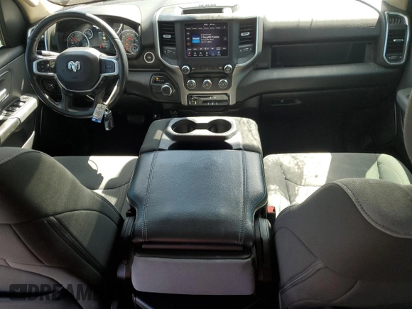 2019 Ram 1500 Big Horn z VIN 1C6RREFT7KN650890, wystawiony jako Copart lot #57596005 z przebiegiem 75 711 mil mil oraz Szkoda całkowita • Salvage title. Historia ofert i sprzedaży dostępna na DreamBid. Obrazek 8.