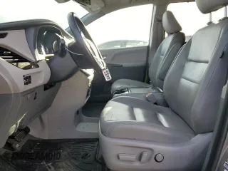 2020 Toyota Sienna XLE with VIN 5TDDZ3DC0LS243886, listed as a Copart auction lot 43464265 with 77,404 mi miles and Salvage title. Bid and sale history available at DreamBid. Image 7.