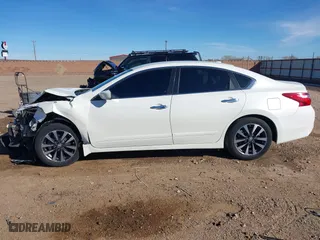 2017 Nissan Altima 2.5 SR with VIN 1N4AL3APXHC178068, listed as a IAAI auction lot 41480530 with 35,780 mi miles. Bid and sale history available at carsss.com. Image 15.