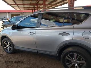 2018 Toyota RAV4 XLE with VIN 2T3WFREV5JW426314, listed as a IAAI auction lot 42075341 with 69,862 mi miles. Bid and sale history available at carsss.com. Image 14.