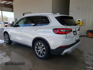 2021 BMW X5 sDrive40i with VIN 5UXCR4C01M9G60458, listed as a Copart auction lot 42600753 with 38,959 mi miles. Bid and sale history available at carsss.com. Image 2.
