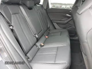 2025 Audi Q6 e-tron Premium Plus z VIN WA124BGF6SA005195, wystawiony jako Copart lot #42492975 z przebiegiem Nie podano mil oraz Szkody całkowita. Historia ofert i sprzedaży dostępna na DreamBid. Obrazek 11.