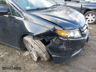2016 Honda Odyssey SE with VIN 5FNRL5H39GB155488, listed as a IAAI auction lot 41702336 with 122,164 mi miles. Bid and sale history available at carsss.com. Image 6.