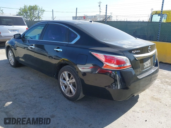 2013 Nissan Altima SV with VIN 1N4AL3APXDN468504, listed as a IAAI auction lot 42070943 with 189,106 mi miles and . Bid and sale history available at carsss.com. Image 3.