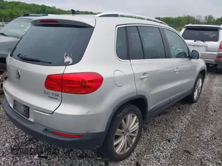 2012 Volkswagen Tiguan S z VIN WVGBV7AX3CW540311, wystawiony jako IAAI lot #42375250 z przebiegiem 168 594 mil mil oraz . Historia ofert i sprzedaży dostępna na DreamBid. Obrazek 4.