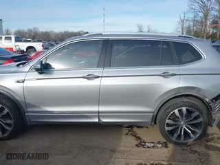 2019 Volkswagen Tiguan SEL Premium with VIN 3VV4B7AX3KM175019, listed as a IAAI auction lot 41374333 with 95,722 mi miles. Bid and sale history available at carsss.com. Image 14.