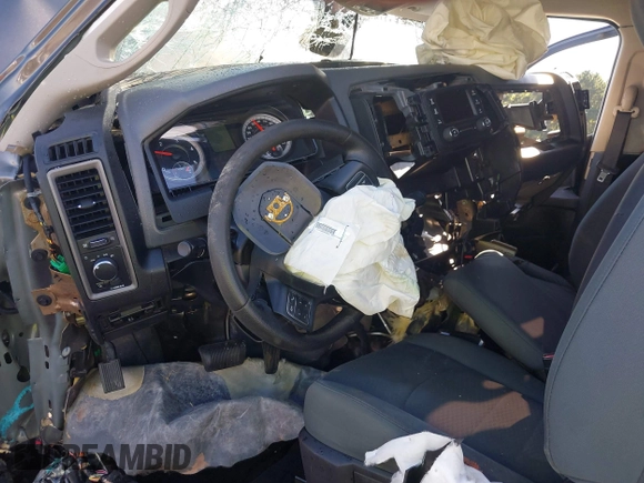 2016 Ram 2500 Tradesman with VIN 3C6UR5CL6GG264802, listed as a IAAI auction lot 40365740 with Not provided miles and . Bid and sale history available at DreamBid. Image 5.