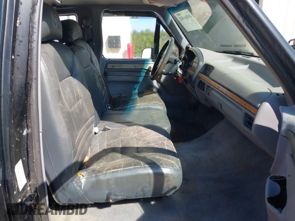 1995 Ford F-150 z VIN 1FTEX15N8SKB58783, wystawiony jako IAAI lot #40366102 z przebiegiem 148 639 mil mil oraz . Historia ofert i sprzedaży dostępna na DreamBid. Obrazek 5.