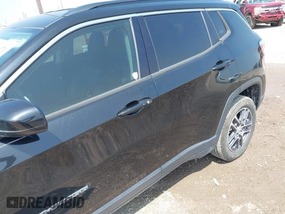 2017 Jeep Compass Latitude z VIN 3C4NJCBB5HT632963, wystawiony jako IAAI lot #41890171 z przebiegiem 120 280 mil mil oraz . Historia ofert i sprzedaży dostępna na DreamBid. Obrazek 6.