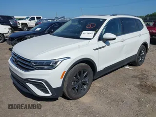 2023 Volkswagen Tiguan SE z VIN 3VVNB7AX9PM121316, wystawiony jako IAAI lot #42138562 z przebiegiem 19 118 mil mil oraz . Historia ofert i sprzedaży dostępna na DreamBid. Obrazek 18.