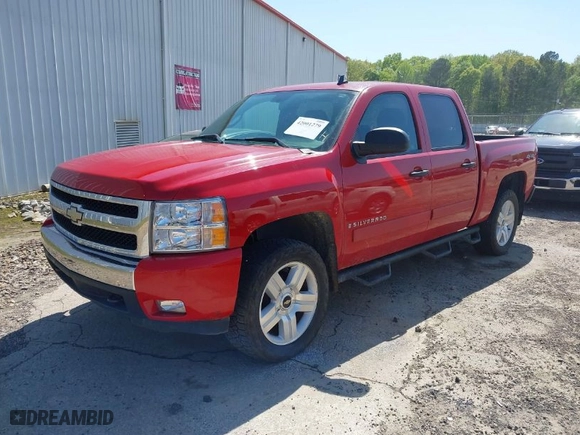 2008 Chevrolet Silverado 1500 LT w/1LT with VIN 2GCEK13J081286555, listed as a IAAI auction lot 42001279 with 195,990 mi miles. Bid and sale history available at carsss.com. Image 2.