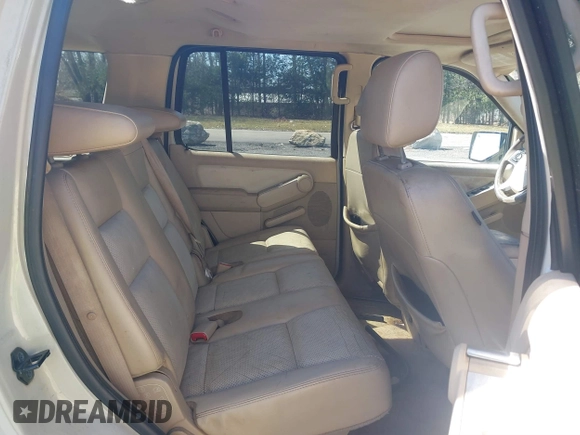 2006 Mercury Mountaineer Premier z VIN 4M2EU48886UJ10270, wystawiony jako IAAI lot #41805609 z przebiegiem 204 798 mil mil oraz . Historia ofert i sprzedaży dostępna na DreamBid. Obrazek 8.