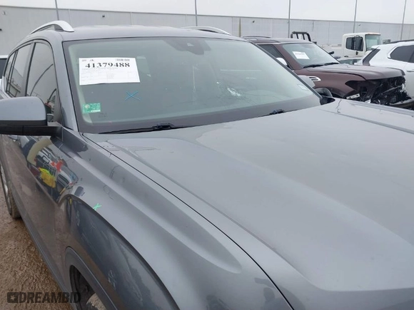 2019 Volkswagen Atlas 3.6L V6 SE w/Technology with VIN 1V2WR2CA3KC592610, listed as a IAAI auction lot 41379488 with 72,888 mi miles. Bid and sale history available at carsss.com. Image 6.