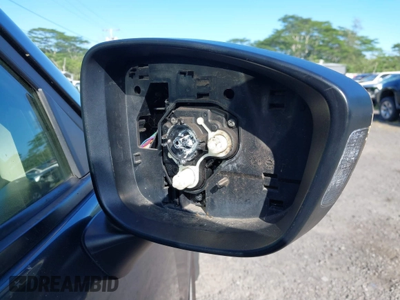 2014 Mazda CX-5 Sport with VIN JM3KE2BE8E0313407, listed as a IAAI auction lot 41215428 with 120,387 mi miles and . Bid and sale history available at carsss.com. Image 20.